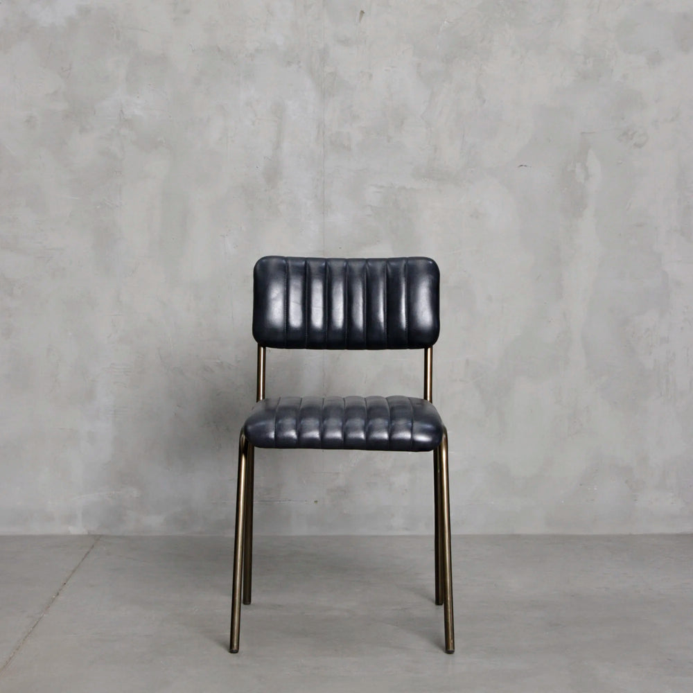 Silla de Cuero Negra