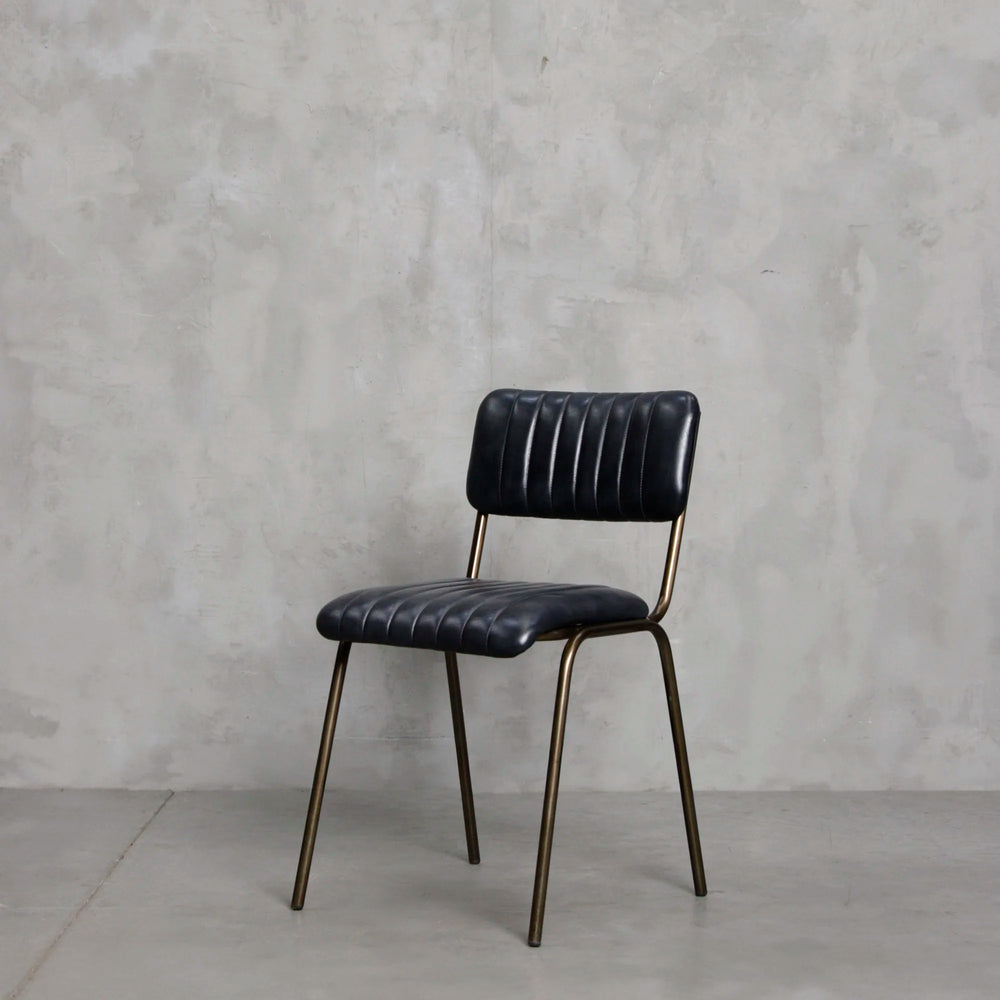 Silla de Cuero Negra