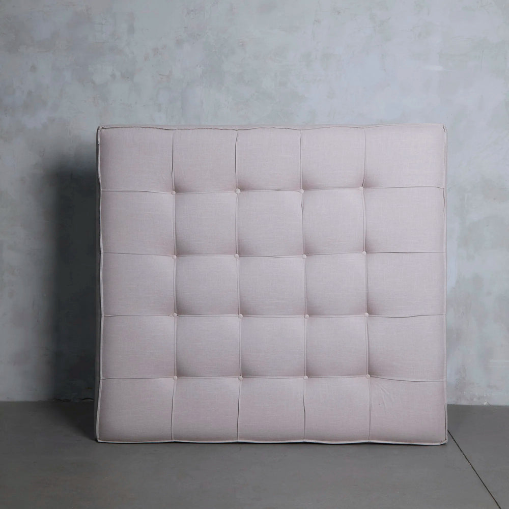 Respaldo de cama 1.50 x 1.40 capitoné gris