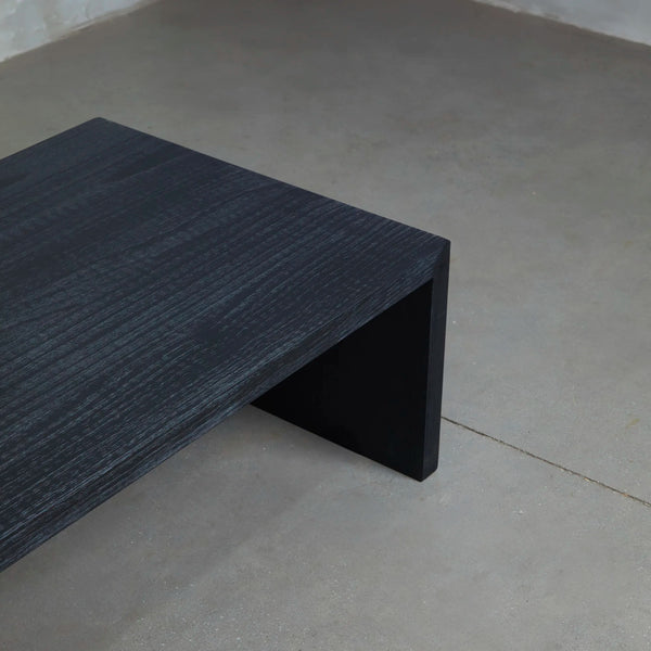 MESA CENTRO CORCHETE NEGRA