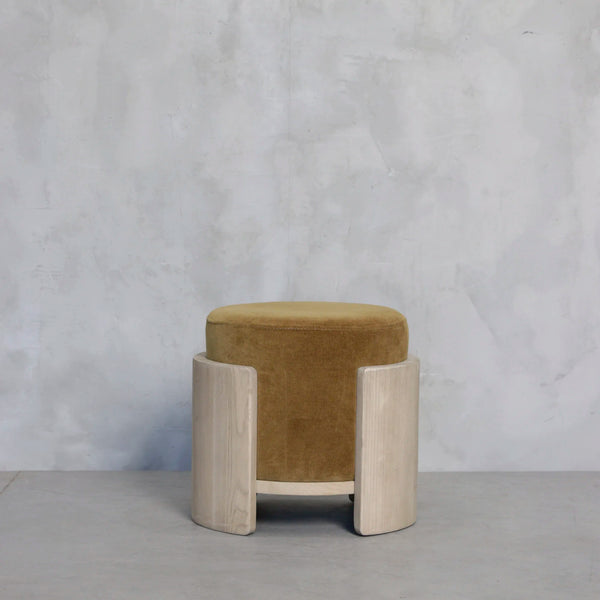 POUF CAYETANO MOSTAZA