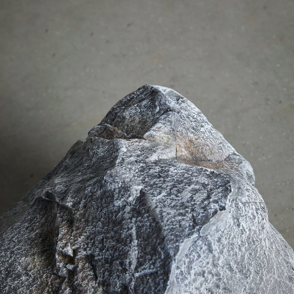 Piedra Gris IV