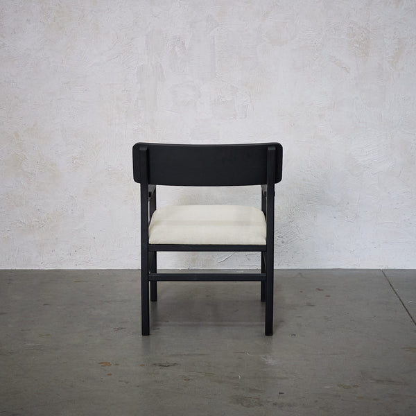 AD_ 82