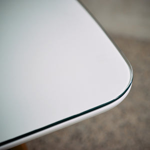 Mesa Simple Glass